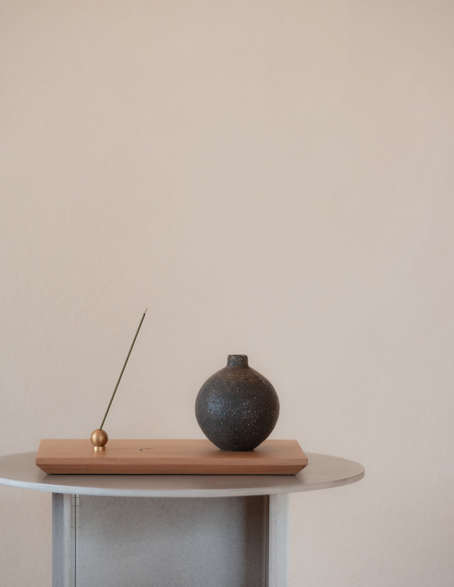 Bud Vase Textured Black