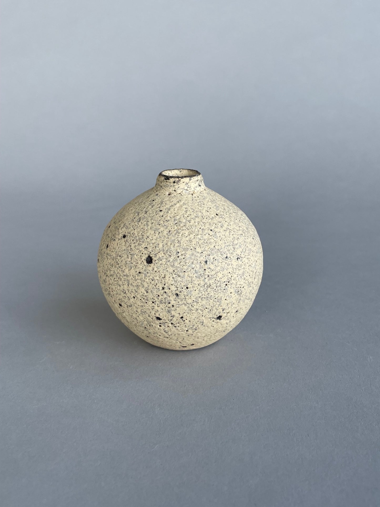 Handmade ceramic vase by potter Takashi Endo