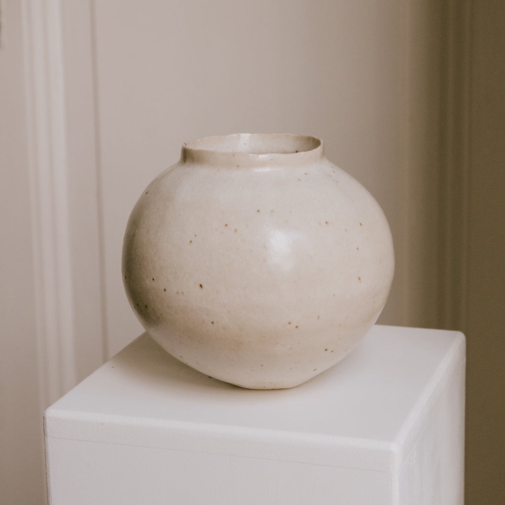 HANDMADE VESSEL SOFT WHITE