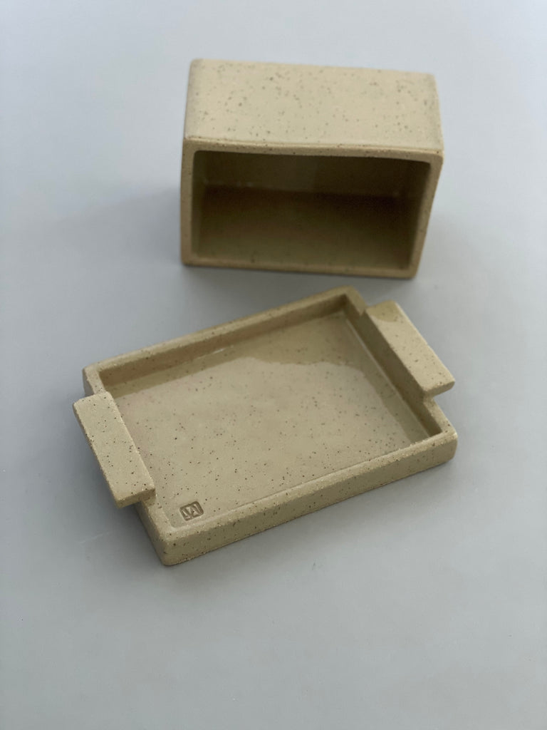 BUTTER DISH SAND