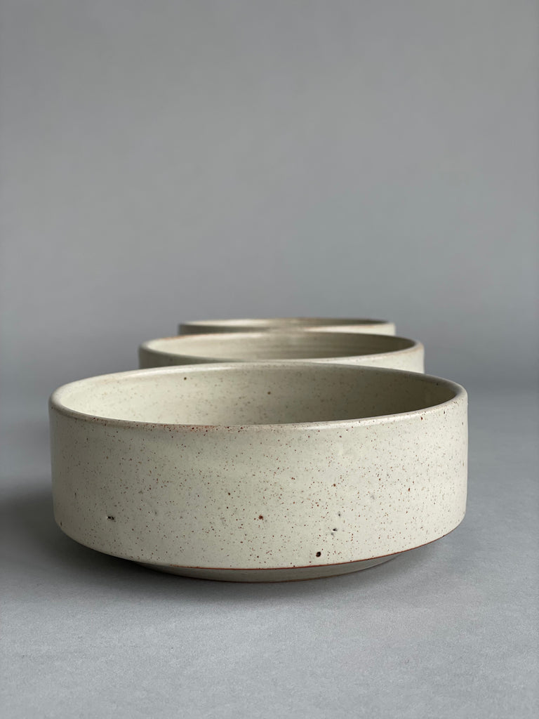 Exclusive warm white glaze on this everyday handmade ceramic bowl, by New Zealand potter Richard Beauchamp. These bowls are ideal for serving, snacks and as a breakfast bowl.